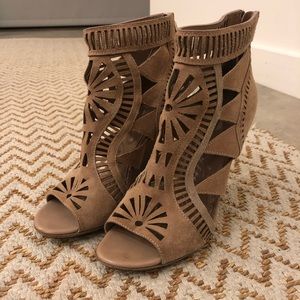 Sergio Rossi Nude/Tan wedge sandals